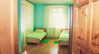 Гостиница Seven Travel Hostel Иркутск Бюджетный двухместный номер с 2 отдельными кроватями-3