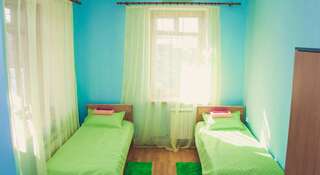 Гостиница Seven Travel Hostel Иркутск Бюджетный двухместный номер с 2 отдельными кроватями-2